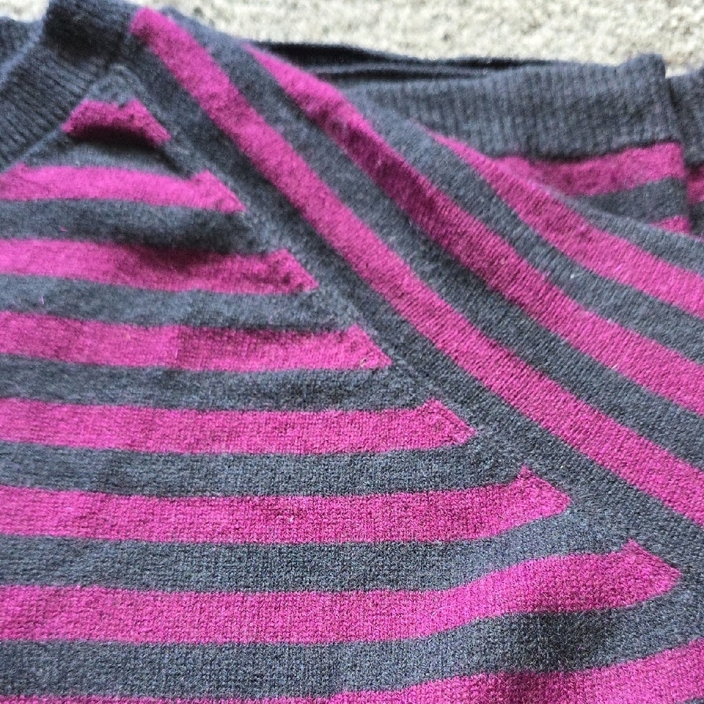 Vince Cashmere Purple and Purple Black Crewneck Sweater with Stripes Size M - Picture 5 of 9